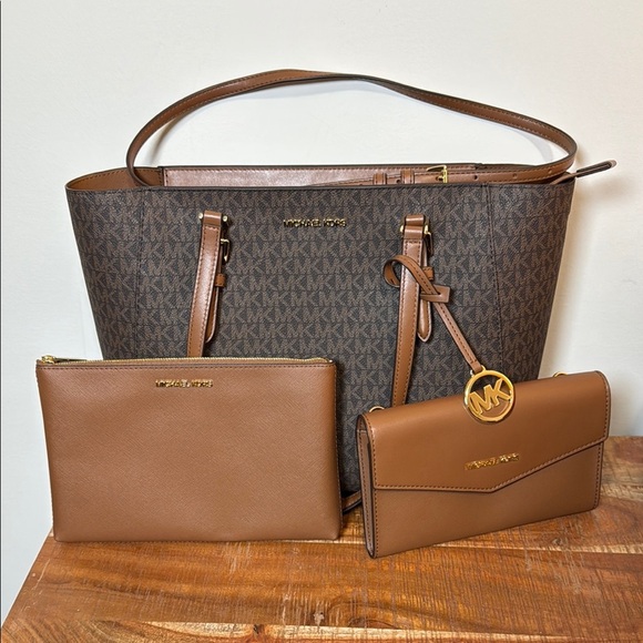 Michael Kors Large 3 in 1 Brown Tote Bag Set - Picture 1 of 15